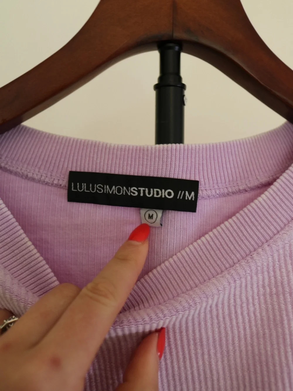 Lilac Crewneck Sweatshirt with Black Drip Face Graphic - Unbranded - Picture 3 of 4